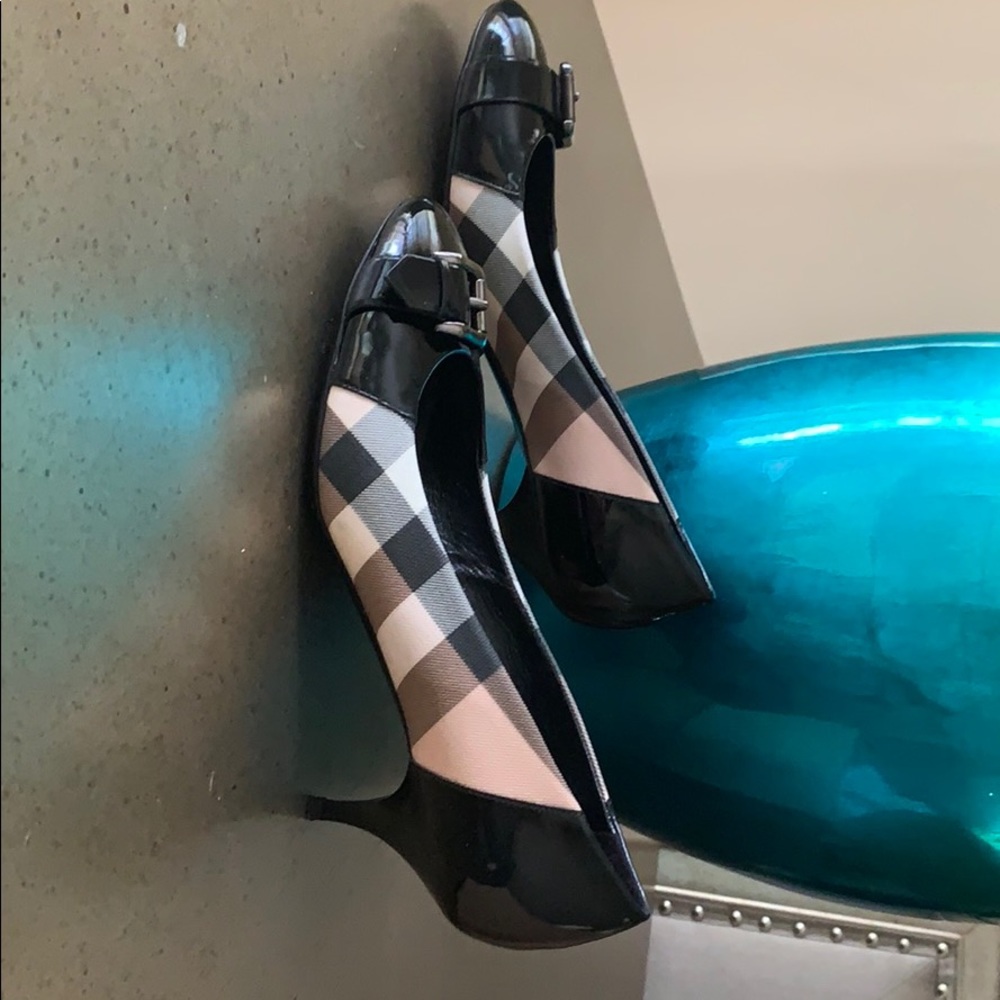 Burberry Kitten Heels Size 40